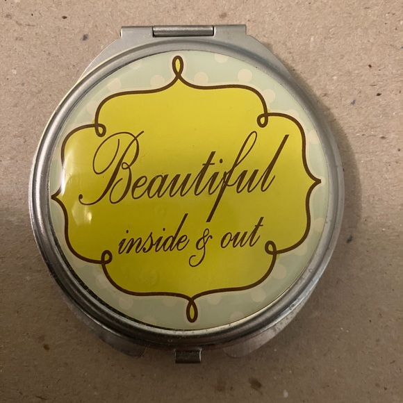 Compact Mirror ~ Beautiful Inside and Out - Picture 7 of 7